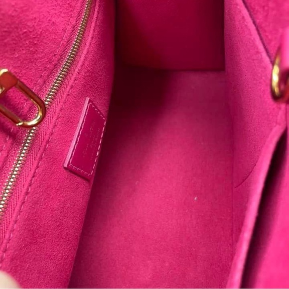 Louis Vuitton Fuschia Empreinte OnTheGo - Picture 7 of 16